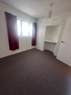 2 bedroom semi-detached house to rent, Berrydale Road, Hayes UB4