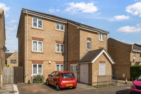 Chestnut Grove, London