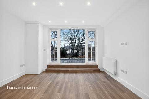 undefined, Chase Side, London, N14
