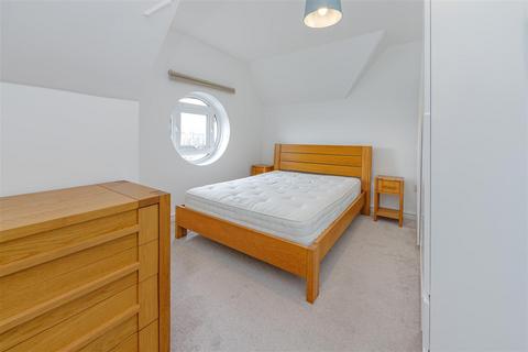1 bedroom flat for sale, South End Close, Hampstead NW3