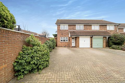 Ilfracombe Crescent, Hornchurch, RM12
