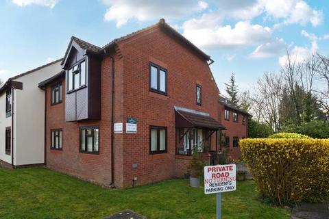 2 bedroom apartment for sale, Stuart Court, Amersham