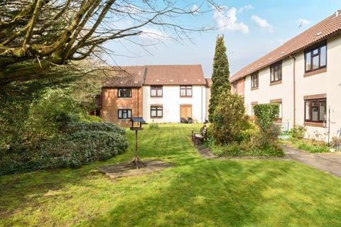 2 bedroom apartment for sale, Stuart Court, Amersham