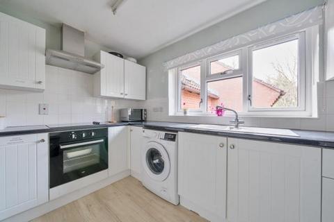 2 bedroom apartment for sale, Stuart Court, Amersham