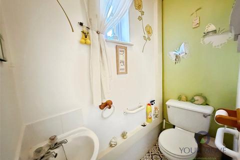 3 bedroom semi-detached house to rent, Kings Avenue, Oldbury B69