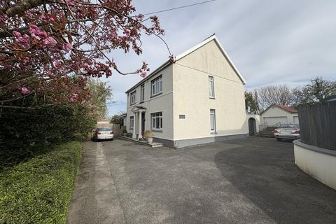 4 bedroom detached house for sale, Tenby Road, St Clears, Carmarthen, SA33