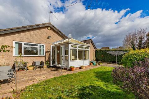 2 bedroom detached bungalow for sale, Despenser Road, Sully CF64
