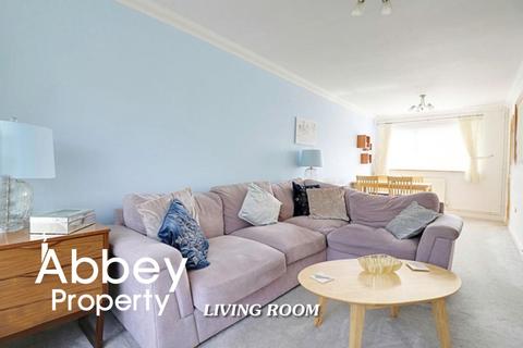 3 bedroom house to rent, Julius Gardens, Luton, LU3