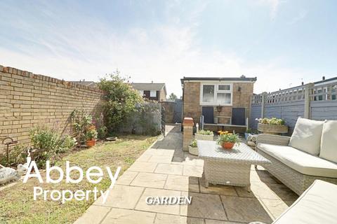 3 bedroom house to rent, Julius Gardens, Luton, LU3
