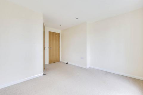 2 bedroom flat for sale, Henconner Lane, Bramley, Leeds, West Yorkshire, LS13