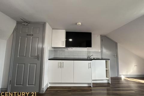 Studio to rent, Empress Avenue, ILFORD IG1