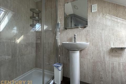 Studio to rent, Empress Avenue, ILFORD IG1