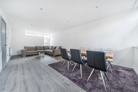 6 bedroom semi-detached house for sale, Broomfield, London, E17