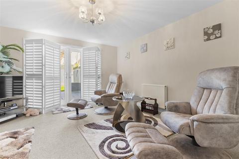 3 bedroom townhouse for sale, Hedley Way, Hailsham