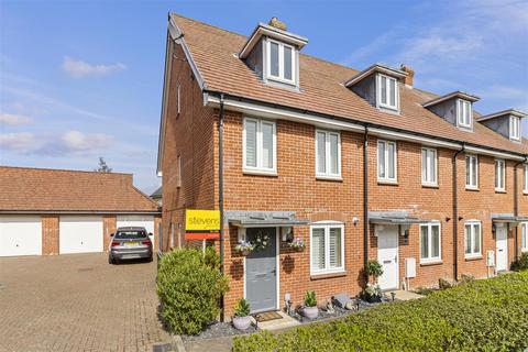 3 bedroom townhouse for sale, Hedley Way, Hailsham