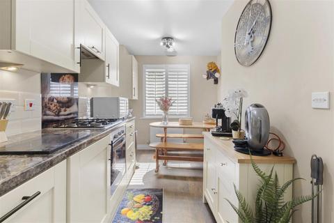3 bedroom townhouse for sale, Hedley Way, Hailsham
