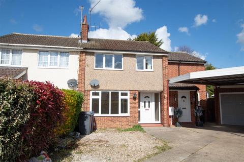 3 bedroom terraced house to rent, Elmhurst Close, Haverhill CB9