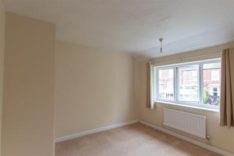 3 bedroom terraced house to rent, Elmhurst Close, Haverhill CB9