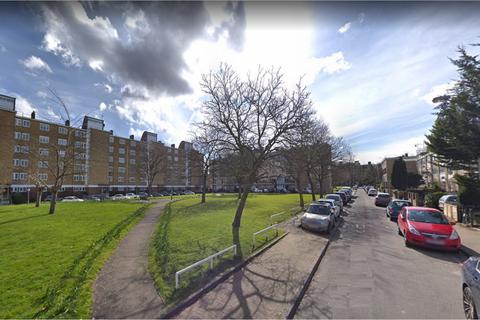 1 bedroom in a flat share to rent, London, SW15