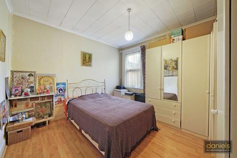 3 bedroom terraced house for sale, Holberton Gardens, College Park, London, NW10