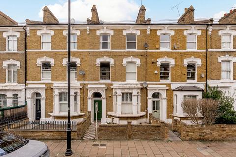2 bedroom flat for sale, Ferndale Road, London SW4