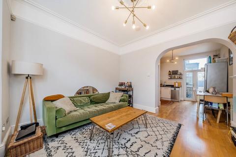 2 bedroom flat for sale, Ferndale Road, London SW4