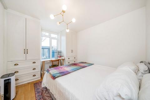 2 bedroom flat for sale, Ferndale Road, London SW4