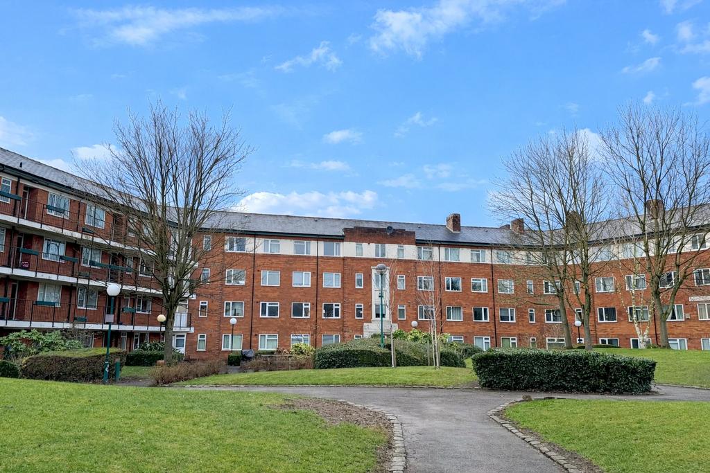 Redmires Court, Salford M5