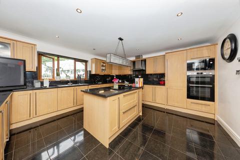4 bedroom detached house for sale, Clos Nathaniel, Carmarthen SA33