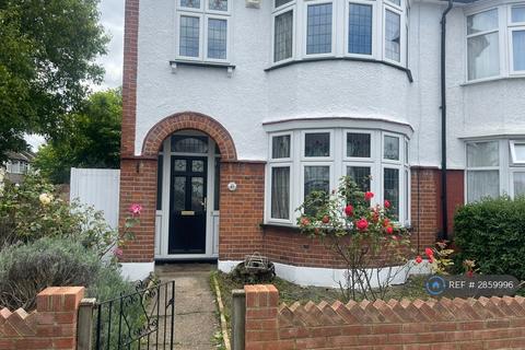 3 bedroom semi-detached house to rent, Cranleigh Gardens, Barking, IG11
