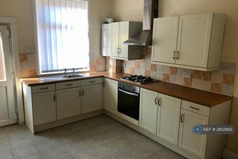 2 bedroom terraced house to rent, School Street, Bamber Bridge, Preston, PR5