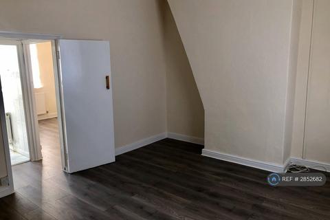 2 bedroom terraced house to rent, School Street, Bamber Bridge, Preston, PR5