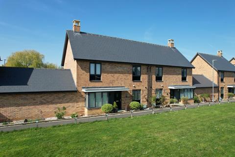 Semi-detached house - Hariana Close, Milton Keynes MK8
