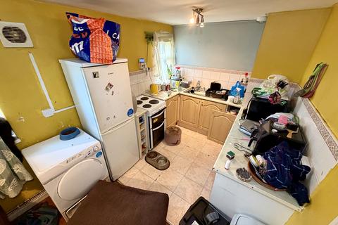 undefined, Heol Bathafarn, Coedpoeth LL11