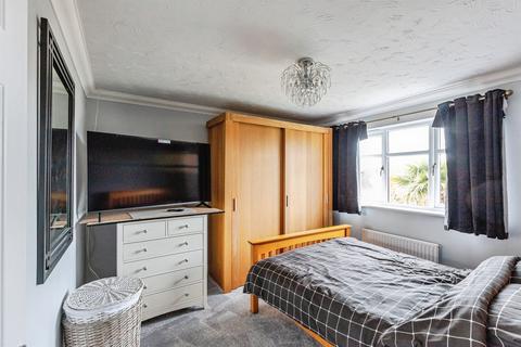 4 bedroom detached house for sale, Millennium Close, Kettering