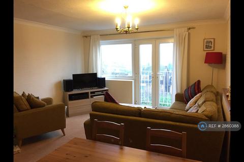 2 bedroom flat to rent, Hadleigh Court, Brentwood, CM14