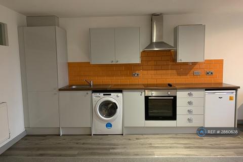 2 bedroom flat to rent, Bed Springfield House, Barnsley, S70