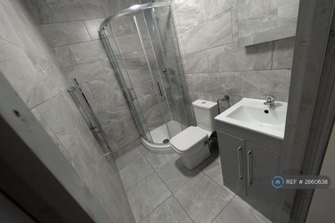 2 bedroom flat to rent, Bed Springfield House, Barnsley, S70
