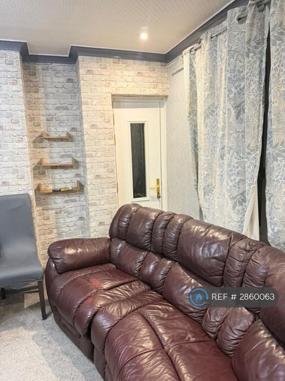 1 bedroom flat to rent - More