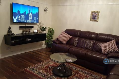 3 bedroom terraced house to rent, Churchill Road, Slough, SL3