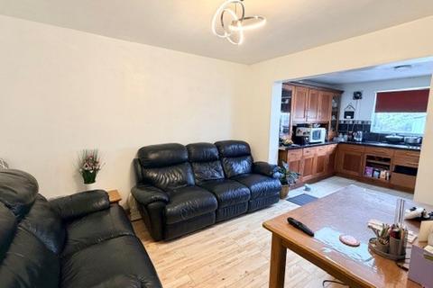 4 bedroom house to rent, Dewey Road, Dagenham, RM10