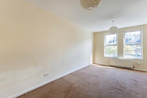 2 bedroom flat to rent, Gipsy Road London SE27