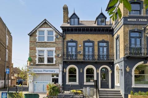 2 bedroom flat to rent, Gipsy Road London SE27