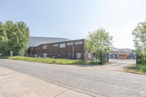 Distribution warehouse to rent, Egghill Droitwich WR9 9AB