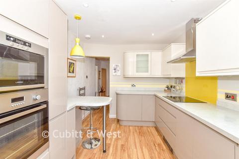 2 bedroom detached bungalow for sale, Brooklands Road, Havant PO9