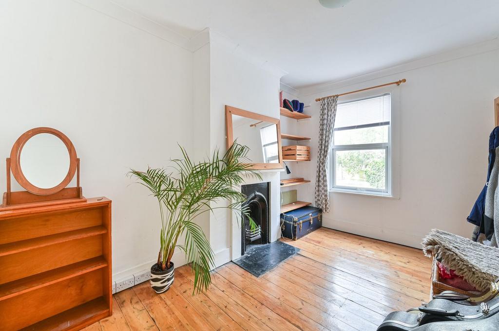 Bedroom, fireplace