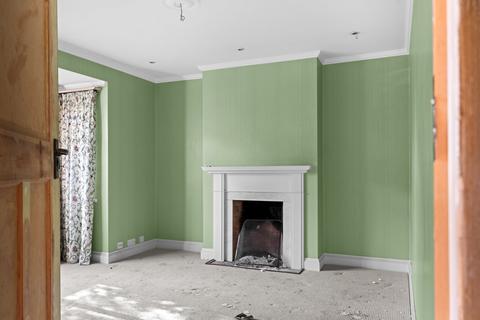 undefined, Hamilton Close, Epsom KT19