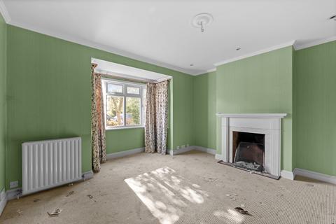 undefined, Hamilton Close, Epsom KT19