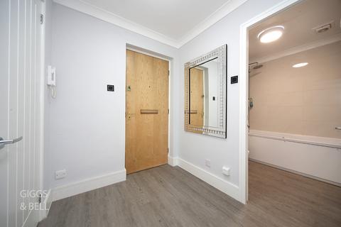 1 bedroom flat for sale, Barons Court, Earls Meade, Luton, Bedfordshire, LU2