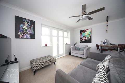 1 bedroom flat for sale, Barons Court, Earls Meade, Luton, Bedfordshire, LU2